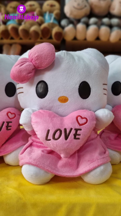 عروسک کیتی قلب به دست کریستال